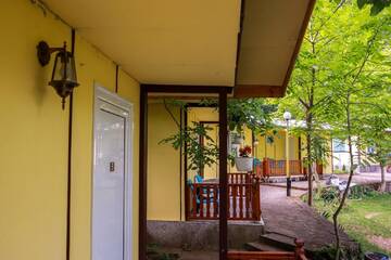 Фотографии Дома для отпуска 23 persons Bungalow in nice forest 8 г. Kamena (Болгария) №4 Фото Дома для отпуска 23 persons Bungalow in nice forest 8 г. Kamena 4